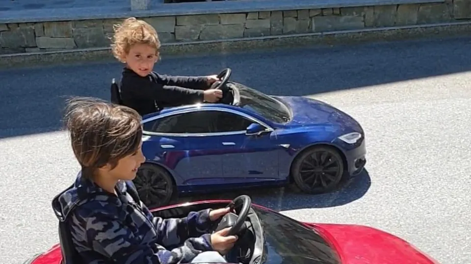 Elektroautos für Kinder (Tesla Kid)