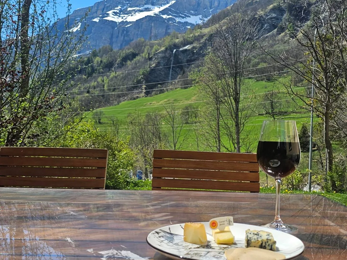 Terrace with a view of the Leukerbad mountains